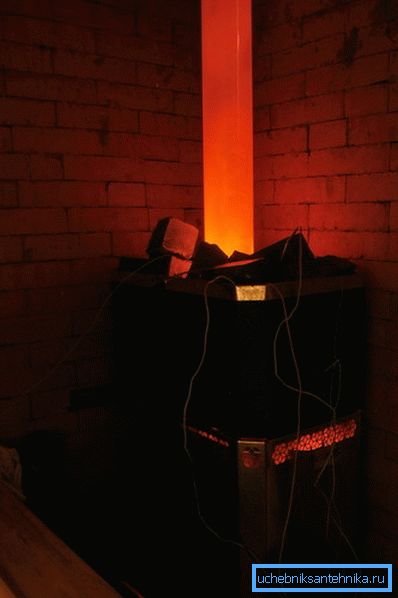Rozpalony piec jest nie tylko niebezpieczny, ale także nieefektywny. Rozpalony piec jest nie tylko niebezpieczny, ale także nieefektywny.