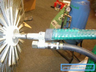 Oddzielne doprowadzanie wody i mechaniczne czyszczenie