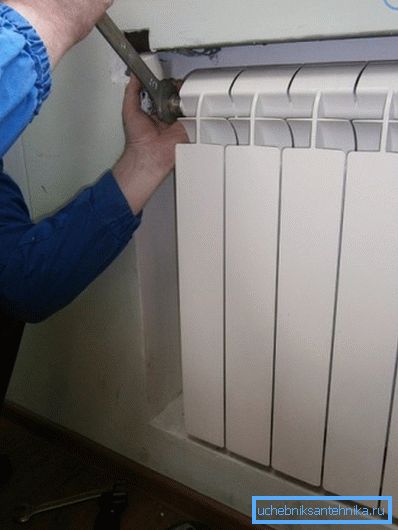 Niezależna instalacja baterii.