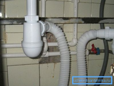 Fugowanie hydrauliczne jest niezbędne przy braku wolnej przestrzeni Fugowanie hydrauliczne jest niezbędne przy braku wolnej przestrzeni