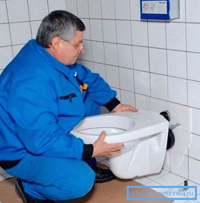 Montaż zawieszonej muszli klozetowej Montaż zawieszonej muszli klozetowej