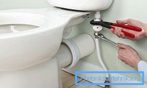 Montaż cysterny WC - połączenie Montaż cysterny WC - połączenie