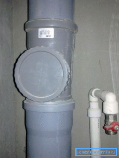 Prefabrykowana rura standpipe z rewizją do czyszczenia blokad. Prefabrykowana rura standpipe z rewizją do czyszczenia blokad.