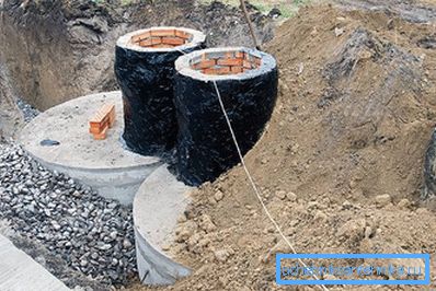 Szambo z dwóch betonowych konstrukcji