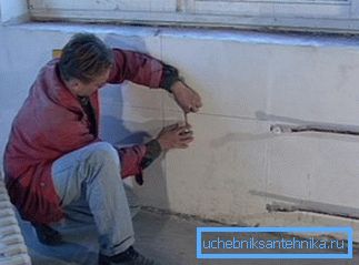 Dbamy o to, aby bateria była ściśle pozioma.