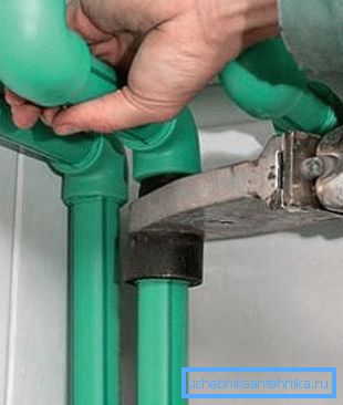 Niezarządzana instalacja rur z tworzywa sztucznego Niezarządzana instalacja rur z tworzywa sztucznego