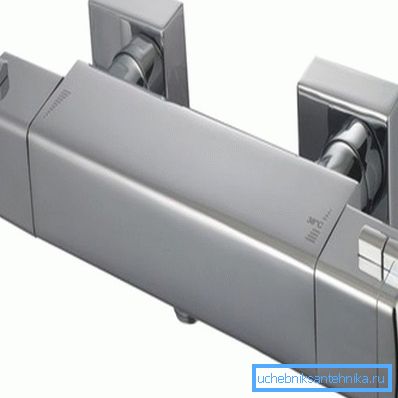 Nowoczesny kran, wyposażony w termostat Nowoczesny kran, wyposażony w termostat