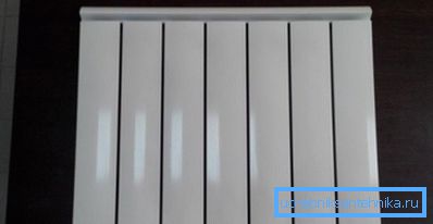 Żywotność aluminiowych radiatorów anodowanych wynosi około 40 lat. Żywotność aluminiowych radiatorów anodowanych wynosi około 40 lat.