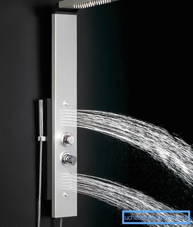 Rack z hydromasażem.