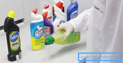 Ściśle przestrzegaj instrukcji obsługi aktywnych chemikaliów.