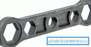 Taki klucz można łatwo uzyskać w dowolnym specjalistycznym warsztacie hydraulicznym. Taki klucz można łatwo uzyskać w dowolnym specjalistycznym warsztacie hydraulicznym.