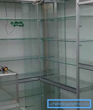 Sprzęt handlowy oparty na systemach profili aluminiowych