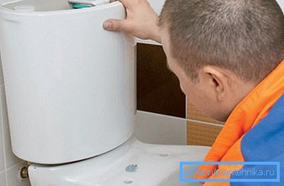 Nauczyć się jak naprawić wyciek z muszli klozetowej Nauczyć się jak naprawić wyciek z muszli klozetowej