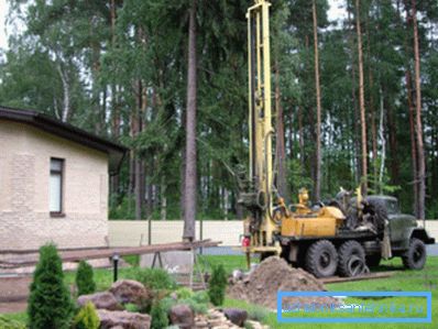 Uwzględnij wysokość wieży wiertniczej, która z reguły jest dość duża (około 10 m). Uwzględnij wysokość wieży wiertniczej, która z reguły jest dość duża (około 10 m).