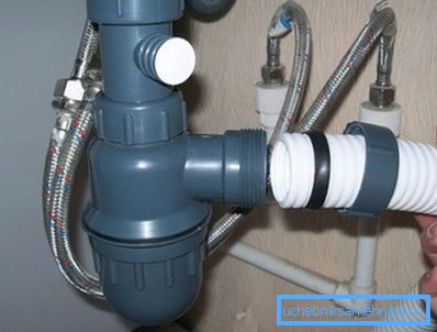 Instalacja odprowadzania ścieków i podłączenia wody odbywa się zgodnie z instrukcjami dla konkretnego modelu, ponieważ niektóre typy mają pewne cechy konstrukcyjne Instalacja odprowadzania ścieków i podłączenia wody odbywa się zgodnie z instrukcjami dla konkretnego modelu, ponieważ niektóre typy mają pewne cechy konstrukcyjne