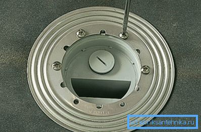 Instalacja pierścienia metalowego