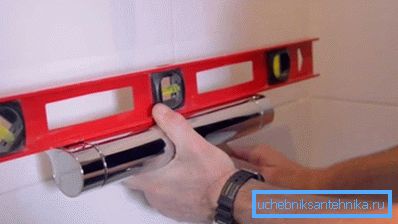 Instalowanie urządzenia na ścianie