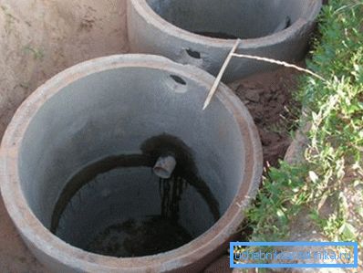 Zainstalowane ściany pierścieni ZHB, spoiny pomalowane zaprawą cementową. Zainstalowane ściany pierścieni ZHB, spoiny pomalowane zaprawą cementową.