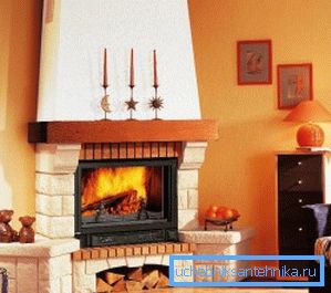 W przeciwieństwie do kotła, kominek może być zainstalowany w dzielnicy mieszkalnej. W przeciwieństwie do kotła, kominek może być zainstalowany w dzielnicy mieszkalnej.
