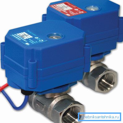 Opcja z elektrycznym sterowaniem za pomocą serwomechanizmu. Opcja z elektrycznym sterowaniem za pomocą serwomechanizmu.