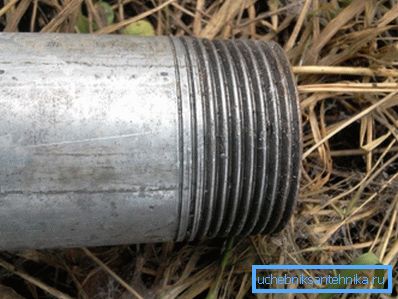 Rura wodna 32 mm lub 1 1/4 cala z gwintowanym cięciem Rura wodna 32 mm lub 1 1/4 cala z gwintowanym cięciem