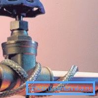 Woda z kranu z podgrzewaną wodą eliminuje uszkodzenie mechanizmu blokującego przez mróz Woda z kranu z podgrzewaną wodą eliminuje uszkodzenie mechanizmu blokującego przez mróz