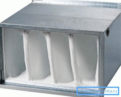 Włóknisty materiał do czyszczenia drobnym powietrzem Włóknisty materiał do czyszczenia drobnym powietrzem