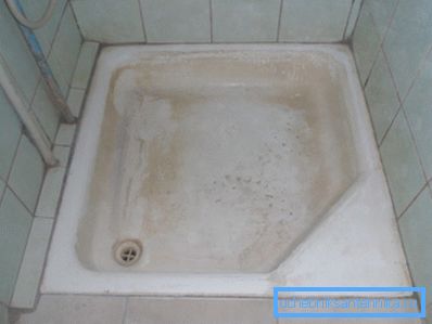 To tutaj powstają drobne zadrapania na emaliowanej powierzchni. To tutaj powstają drobne zadrapania na emaliowanej powierzchni.