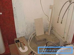 Wszystko jest gotowe do zainstalowania brodzika i patelni Wszystko jest gotowe do zainstalowania brodzika i patelni