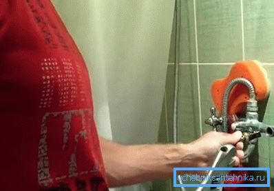Wymiana kranbuksy w mikserze - demontaż Wymiana kranbuksy w mikserze - demontaż